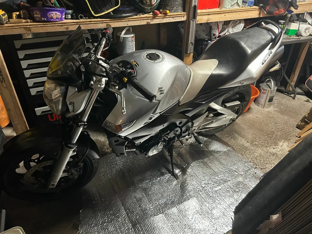 Suzuki gsr - Image 1