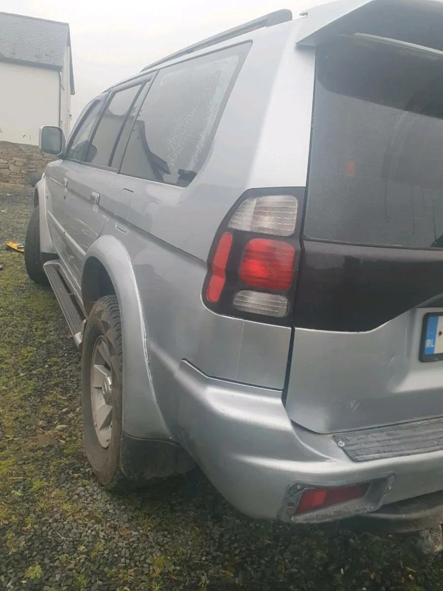 05 Pajero no test no tax 160000km - Image 2