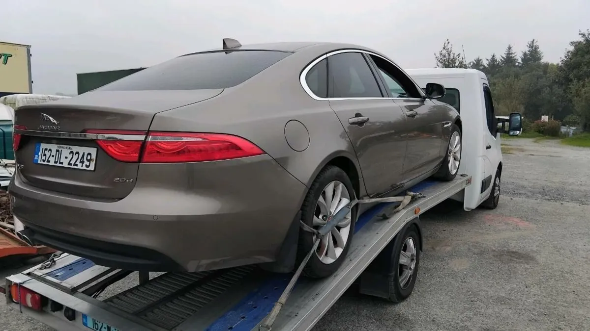 SPOTLESS JAGUAR XF LOW MILES - Image 2