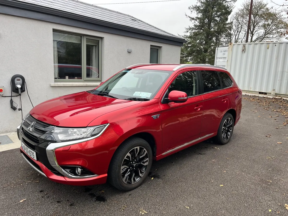 Mitsubishi Outlander 2016 - Image 2