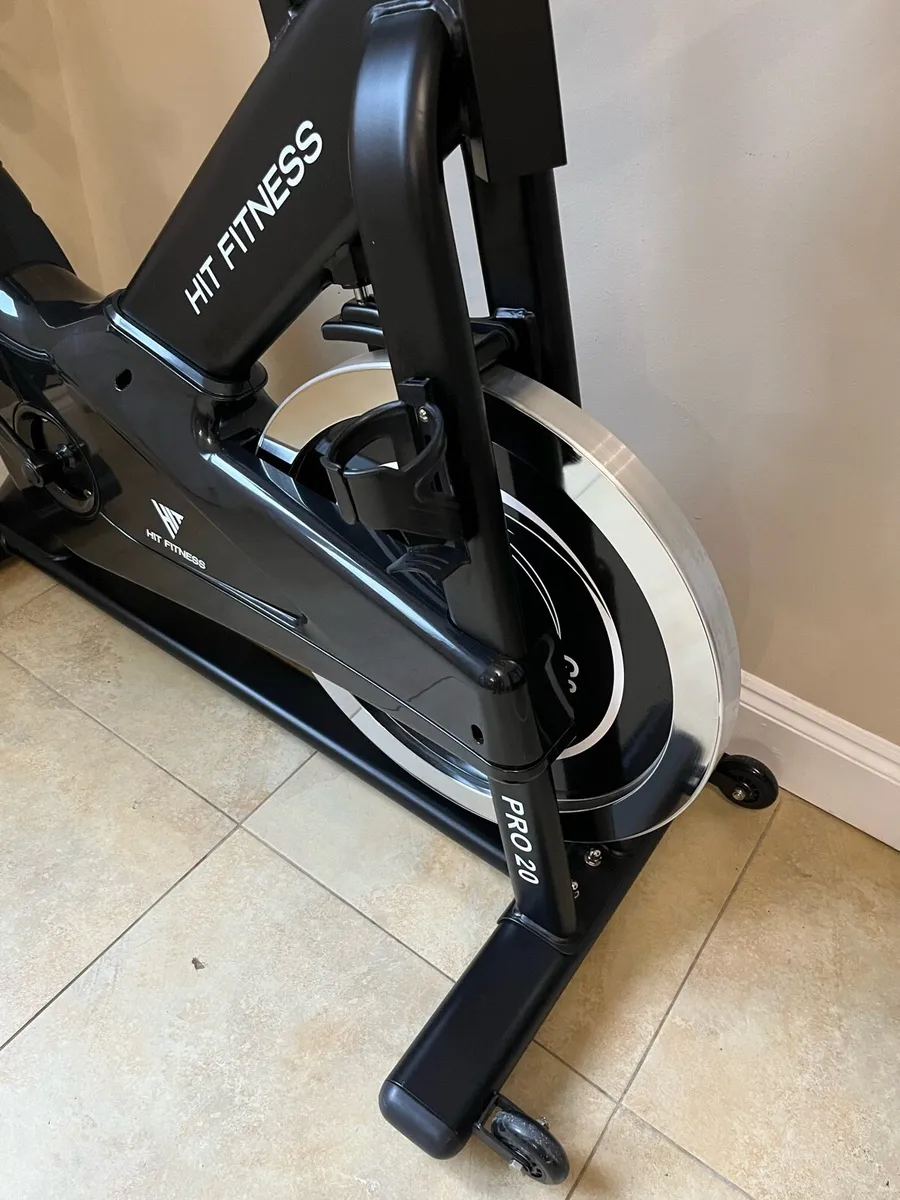 As new: hit fitness 20kg flywheel spin bike - Image 3