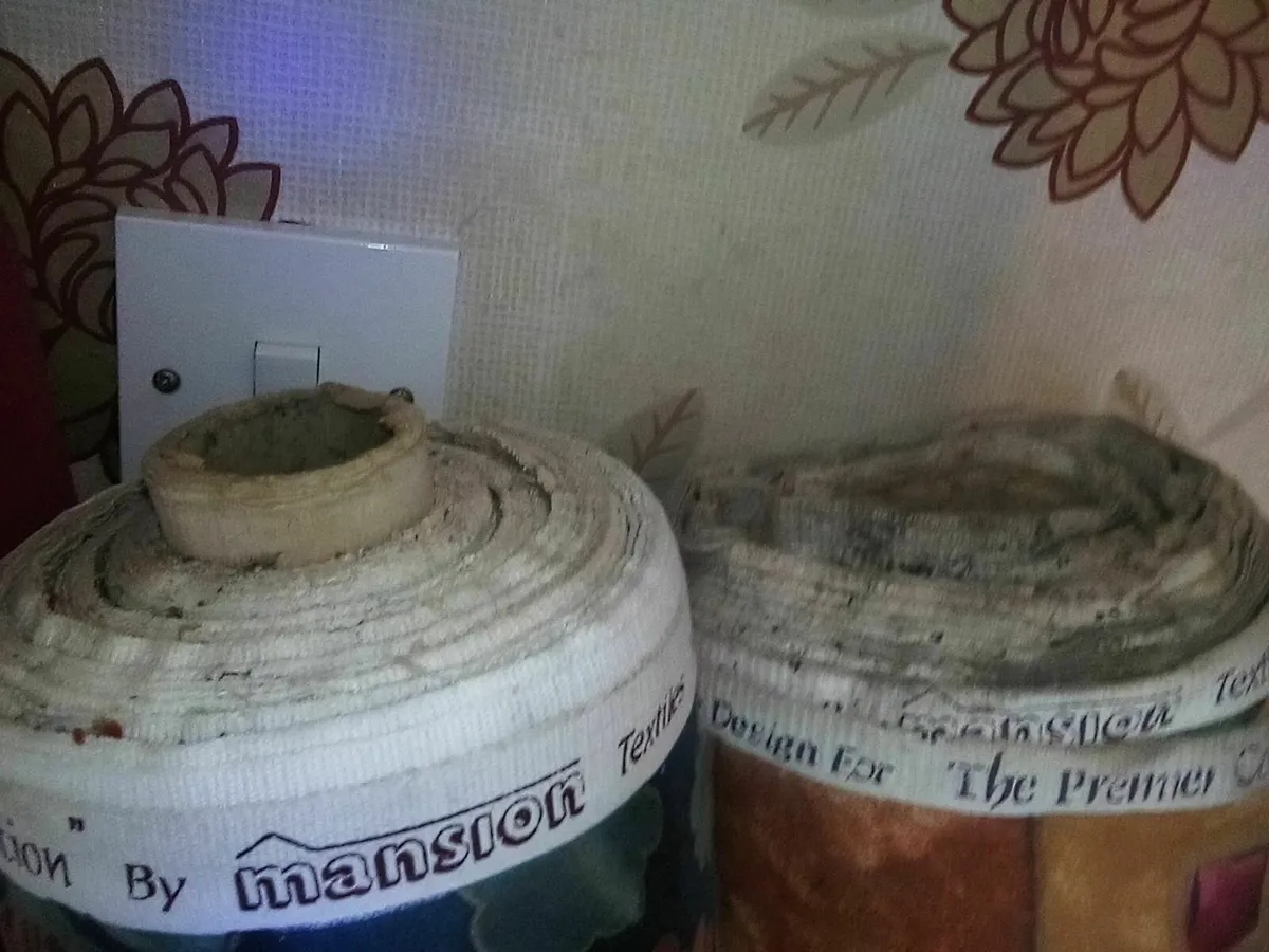 3 large rolls of material for curtains 20e the lot - Image 3