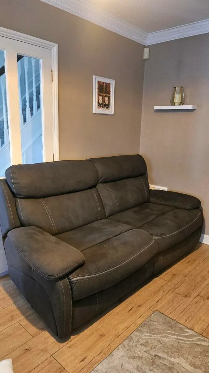 Recliner sofa - Image 3
