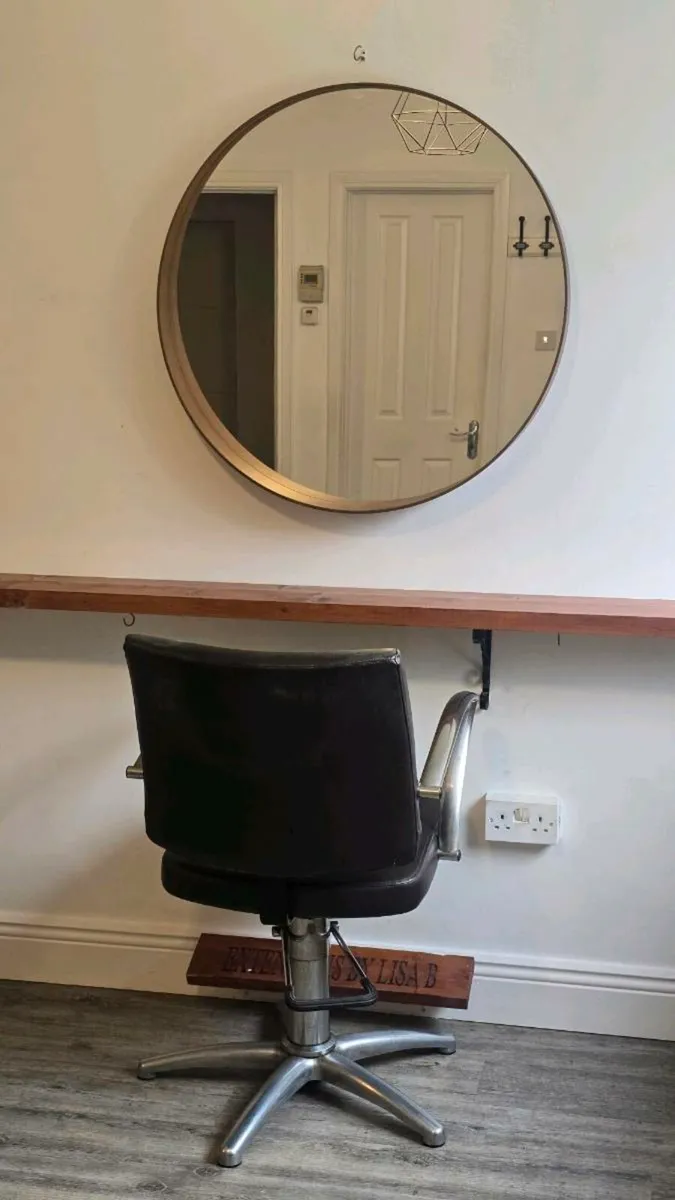 Hair salon furniture - Image 2