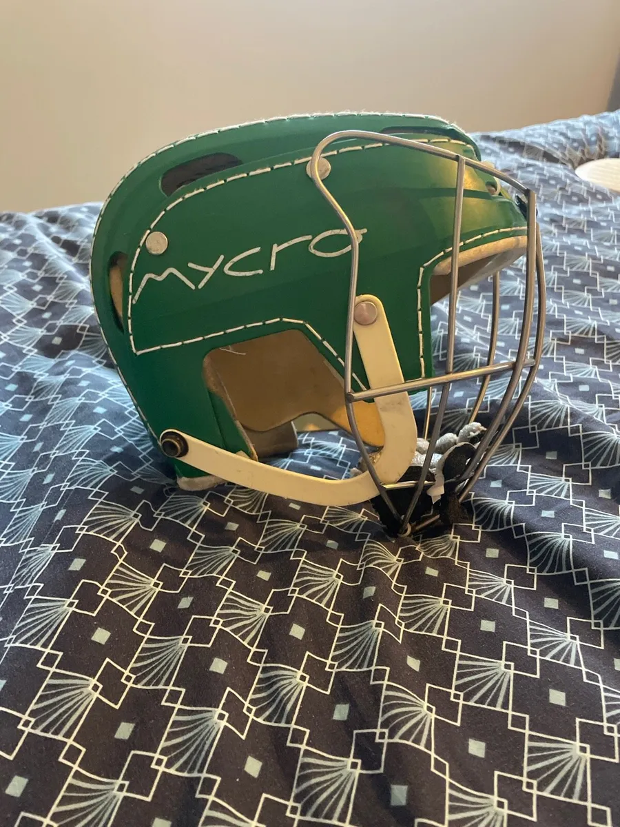 Hurling helmet - Image 2