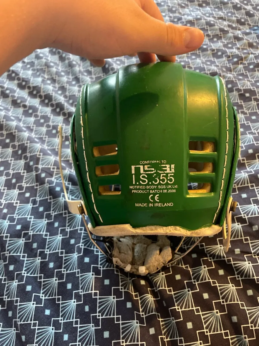 Hurling helmet - Image 4
