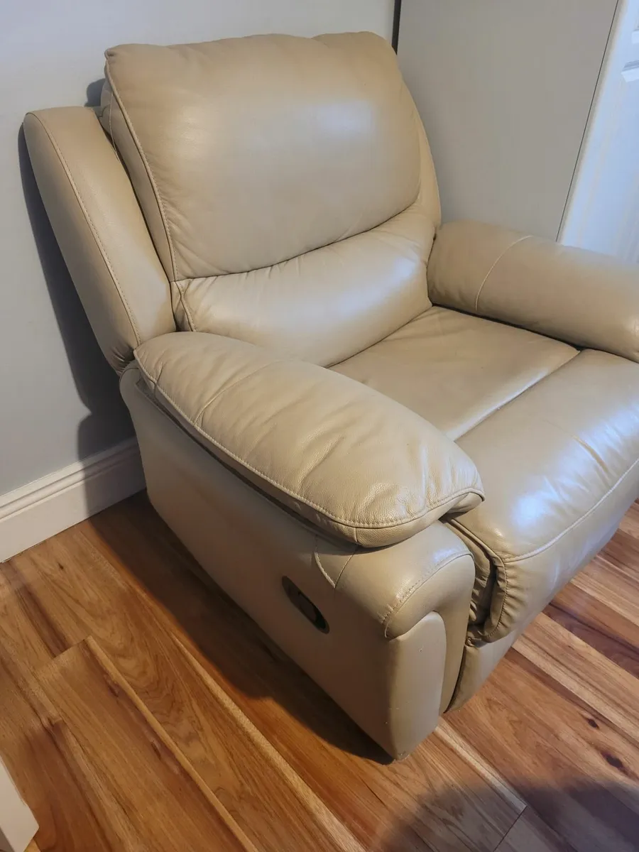 Recliner Armchair - Image 2