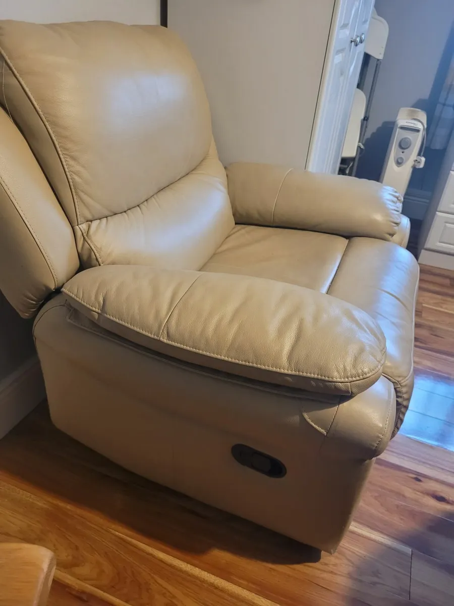 Recliner Armchair - Image 3