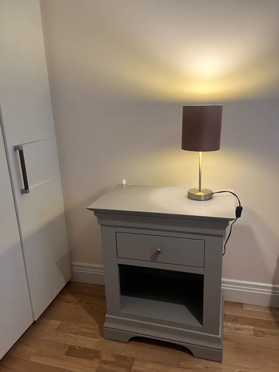 2x Bedside Table Lamp - Image 2