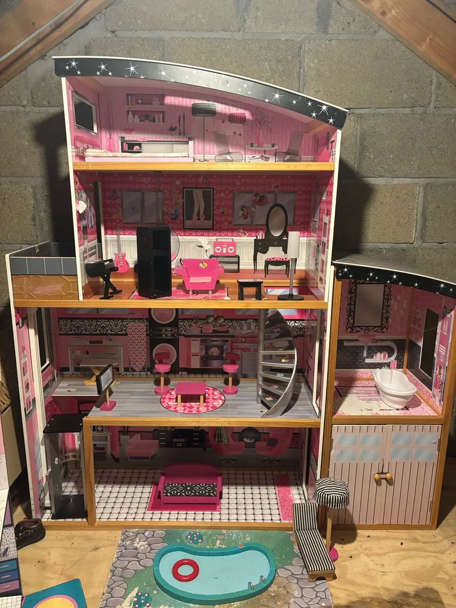 Dolls House - Image 1