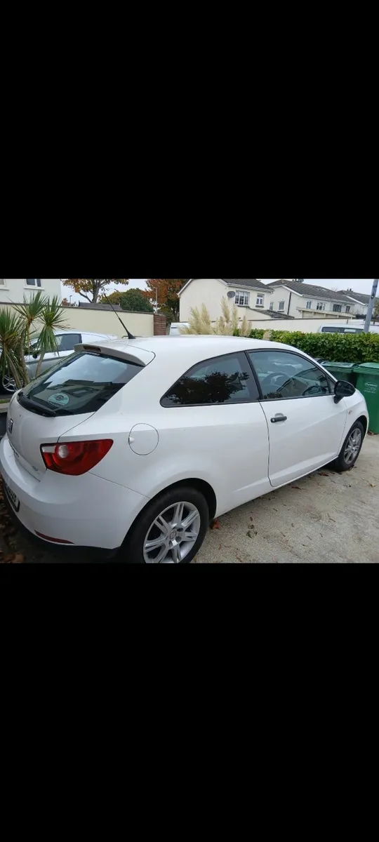 SEAT Ibiza 2011 - Image 2