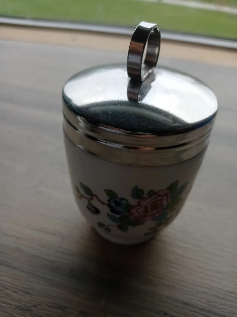 Aynsley Pembroke bone China egg coddler - Image 1