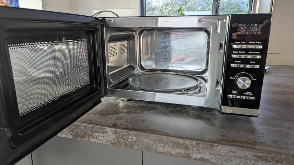 Microwave - Image 2