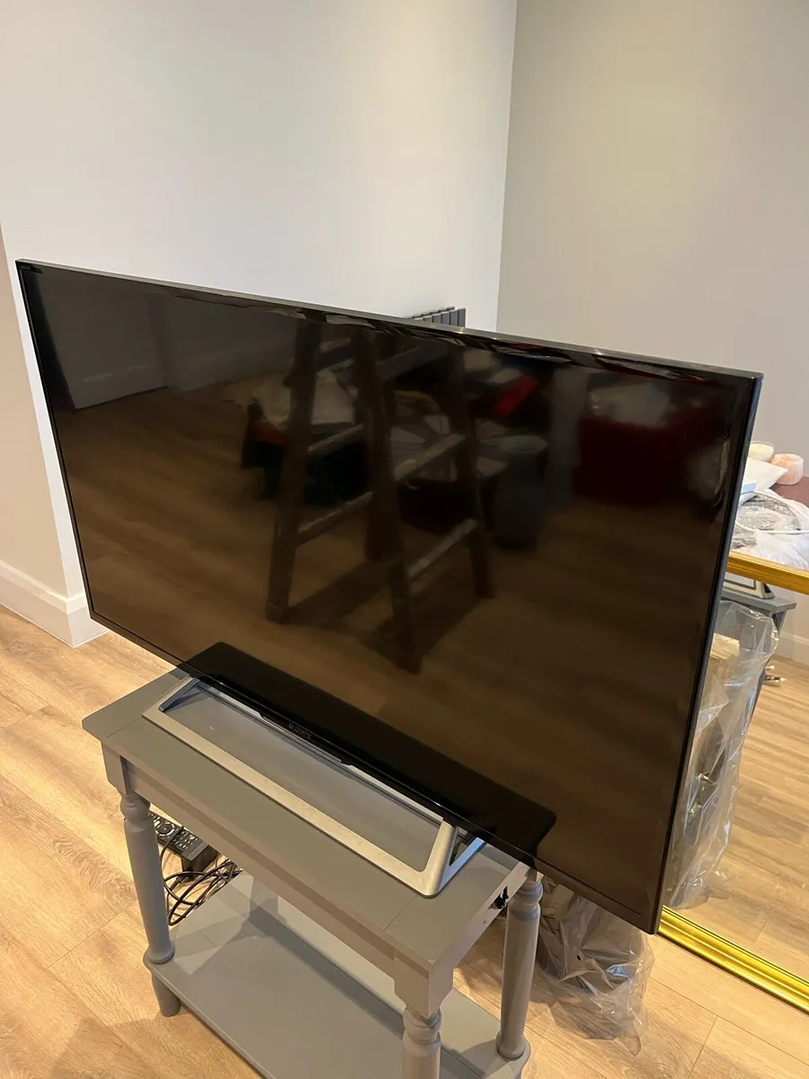 Sony TV - Image 2
