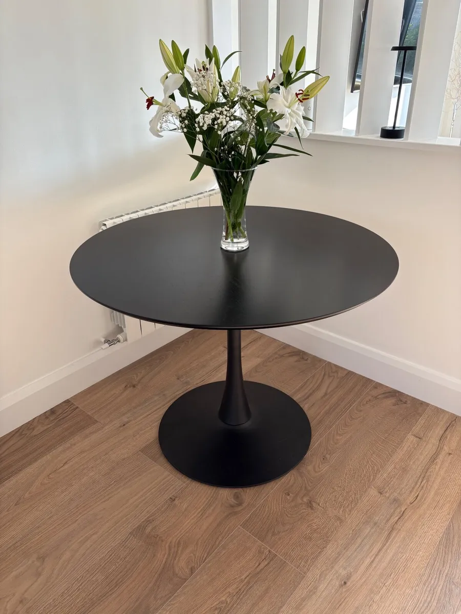 New Dining Table and 2 Sofas - Image 1