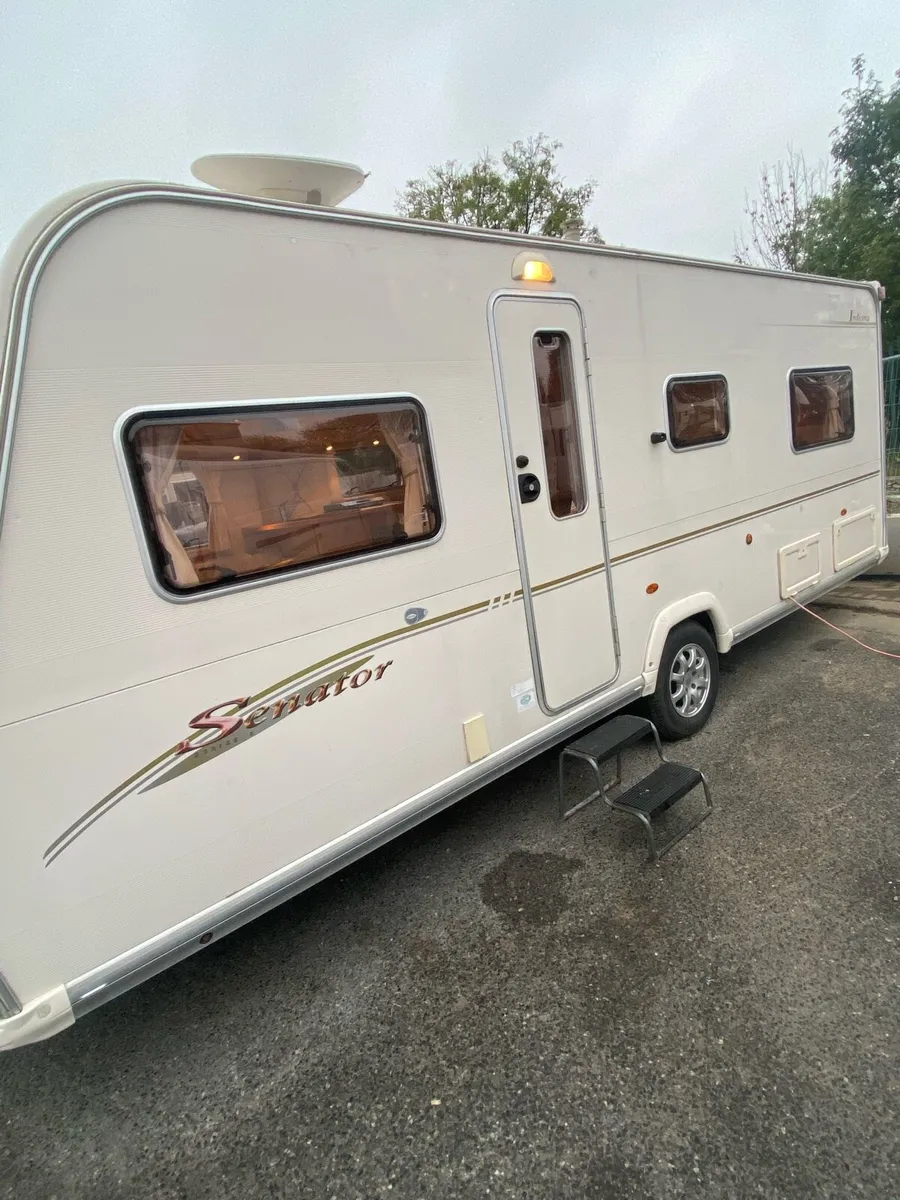 2007 Bailey senator fixed bed - Image 1