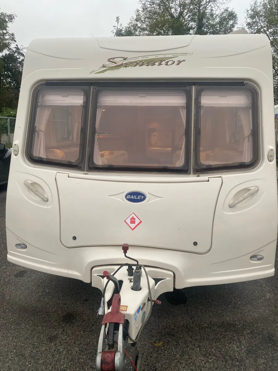 2007 Bailey senator fixed bed - Image 2