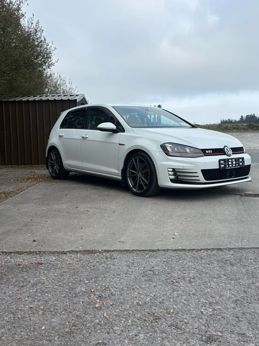 Volkswagen Golf GTI DSG - Image 1