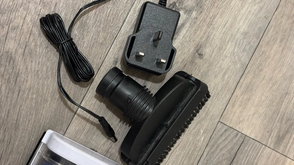 Cordless Rechargeable Vacuum - Image 2