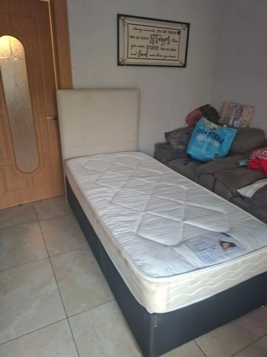 Single bed - Image 3