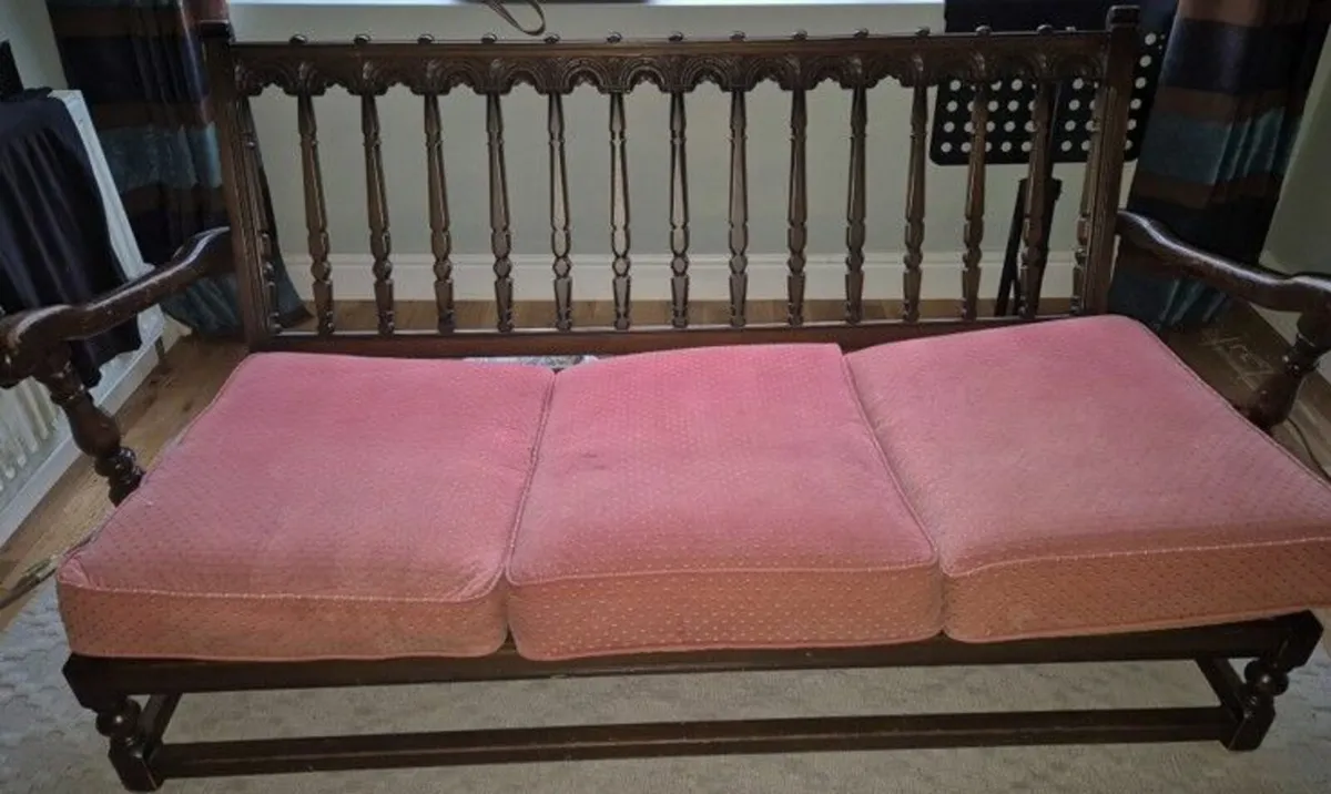 Ercol 3 Seat Settee - Image 1