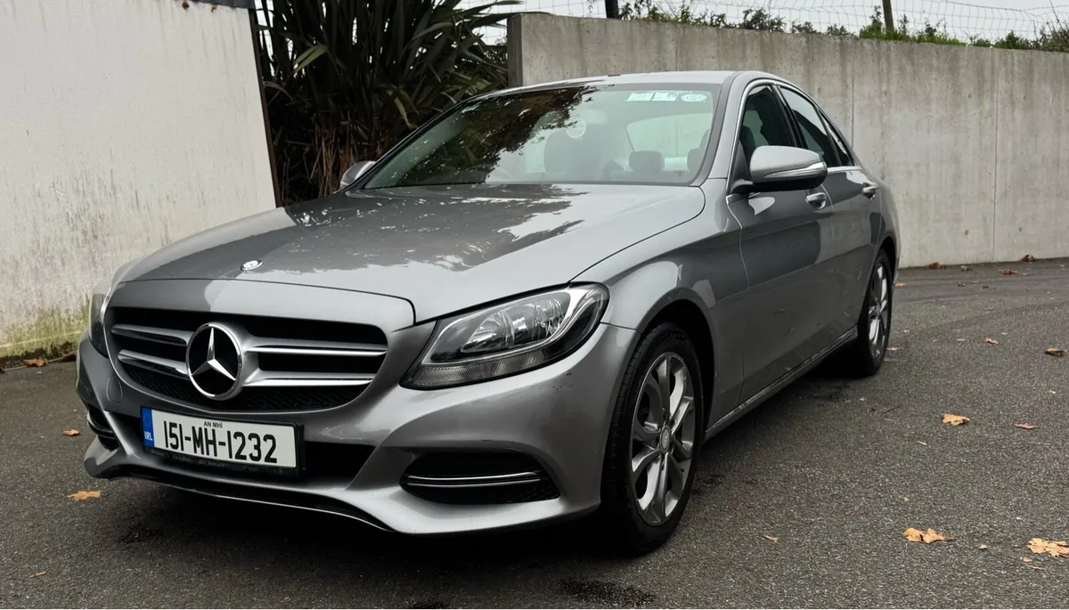 Mercedes-Benz C Class Auto Low KM - Image 3