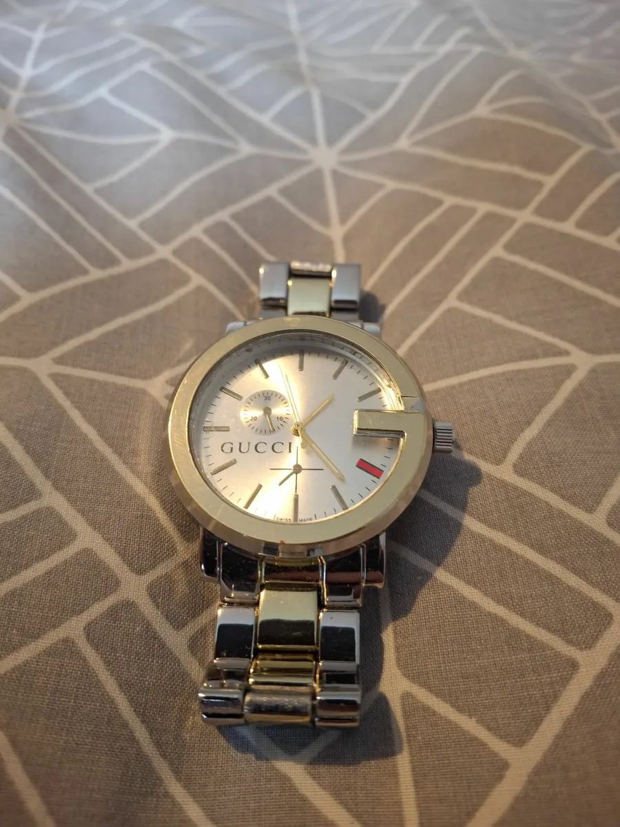 Gucci watch - Image 2