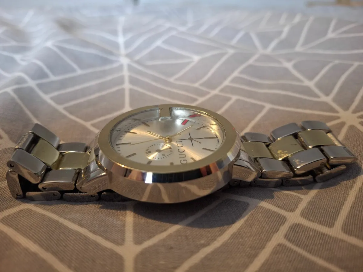 Gucci watch - Image 4
