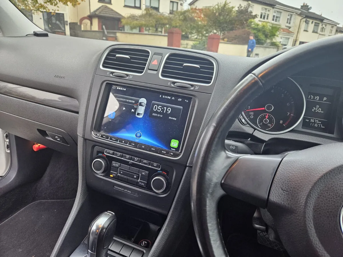 Volkswagen Golf 2011 automatic - Image 2