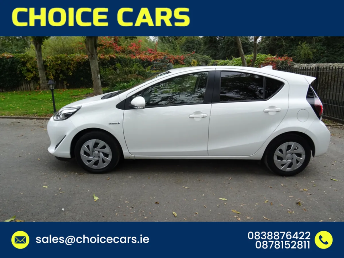 Toyota Aqua 1.5 AUTO HYBRID - Image 3