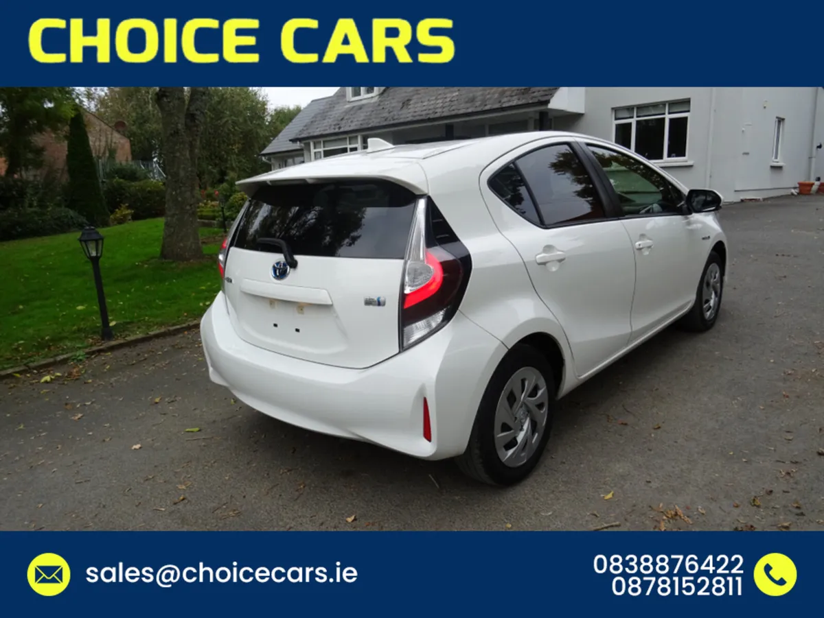 Toyota Aqua 1.5 AUTO HYBRID - Image 4