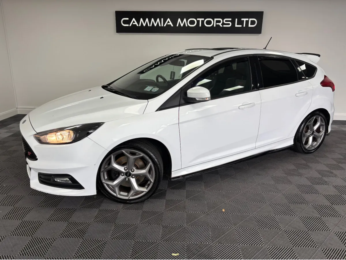 Ford Focus *FORD FOCUS ST* *RECARO SEATS* *MANUAL* - Image 2