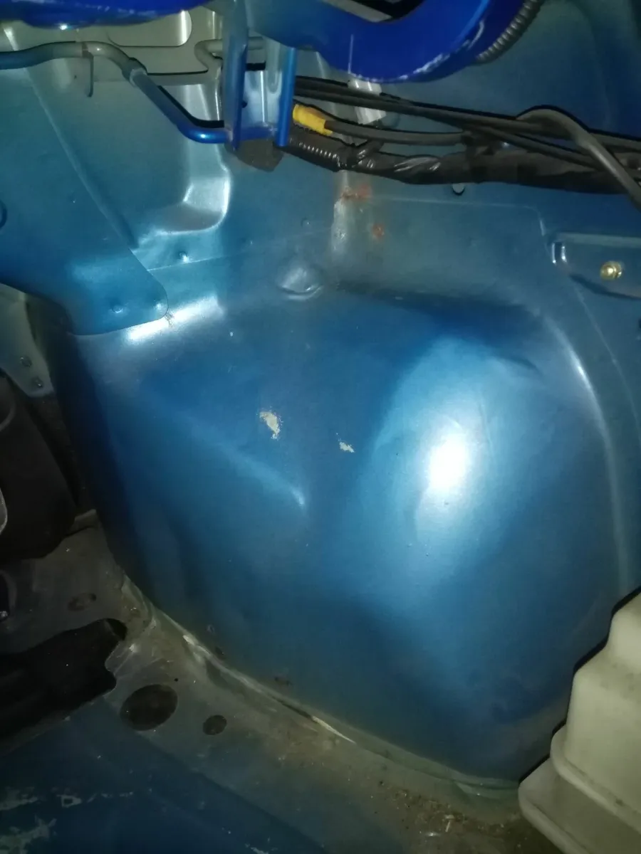 Car - Image 2