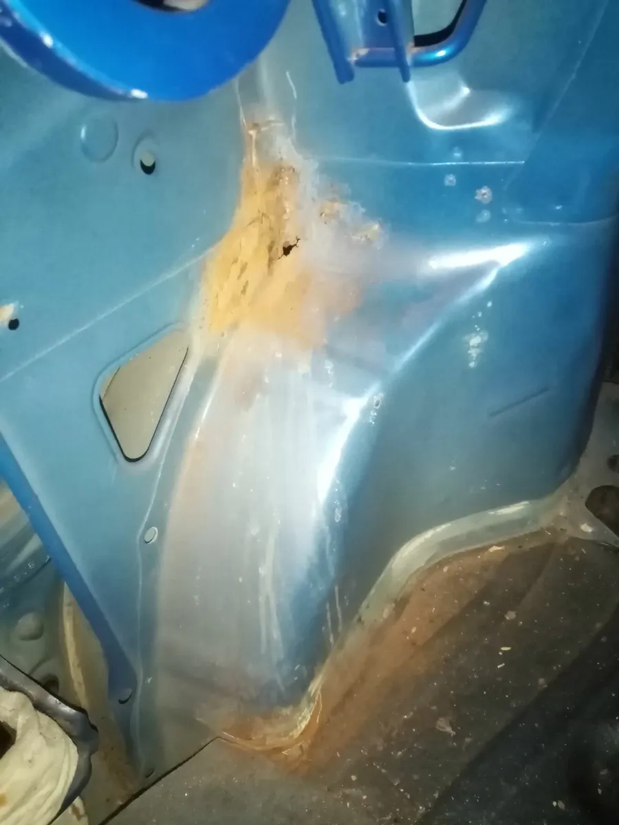 Car - Image 3