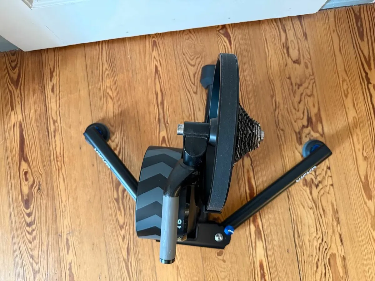 Wahoo KICKR V6 Wifi Like New with Box and Warranty - Image 2