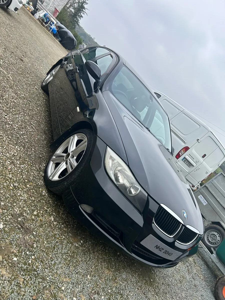 Black 2007 BMW 320d e90 - Image 2