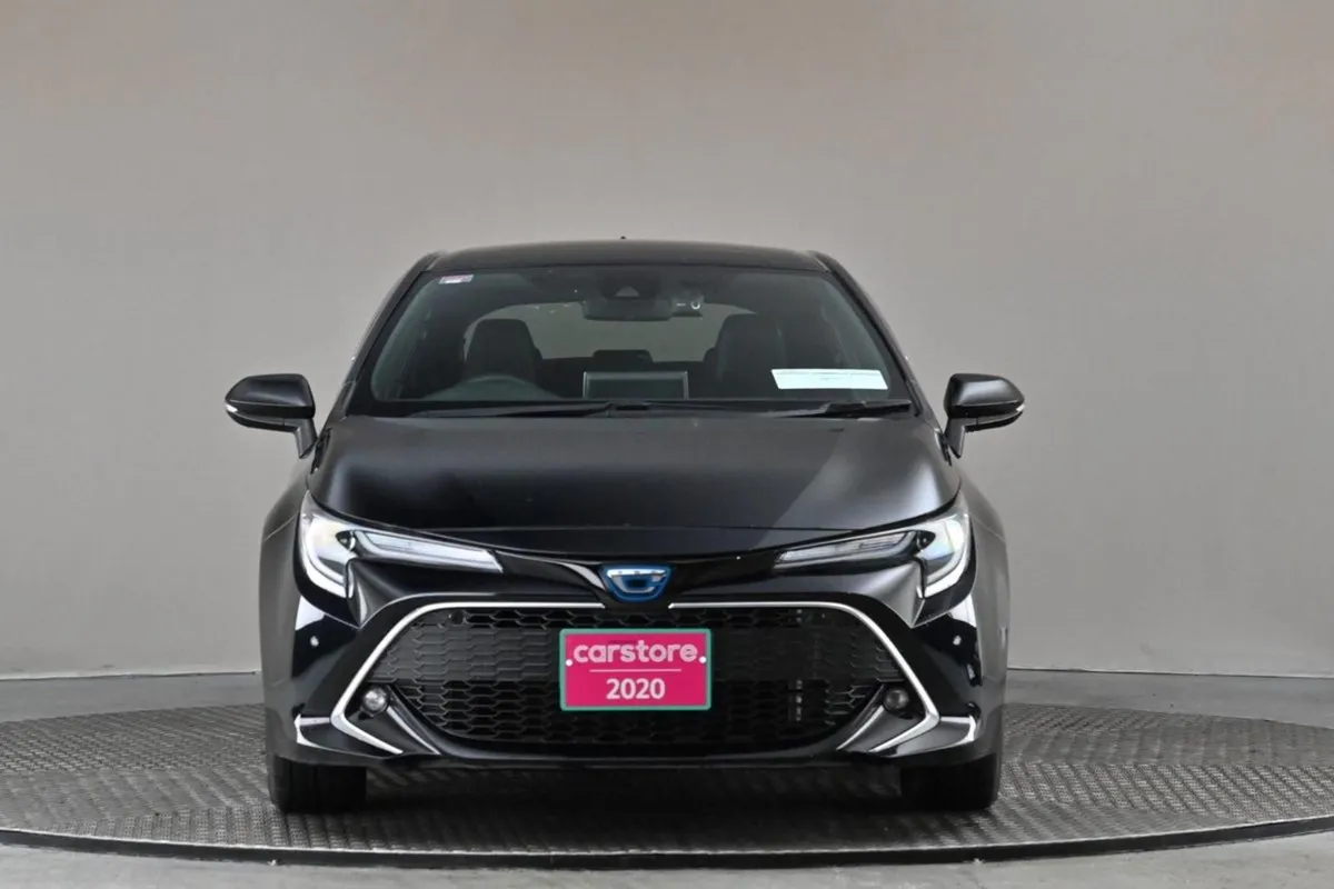 Toyota Corolla 1.8 Hybrid Sport 5DR  half Leather - Image 2