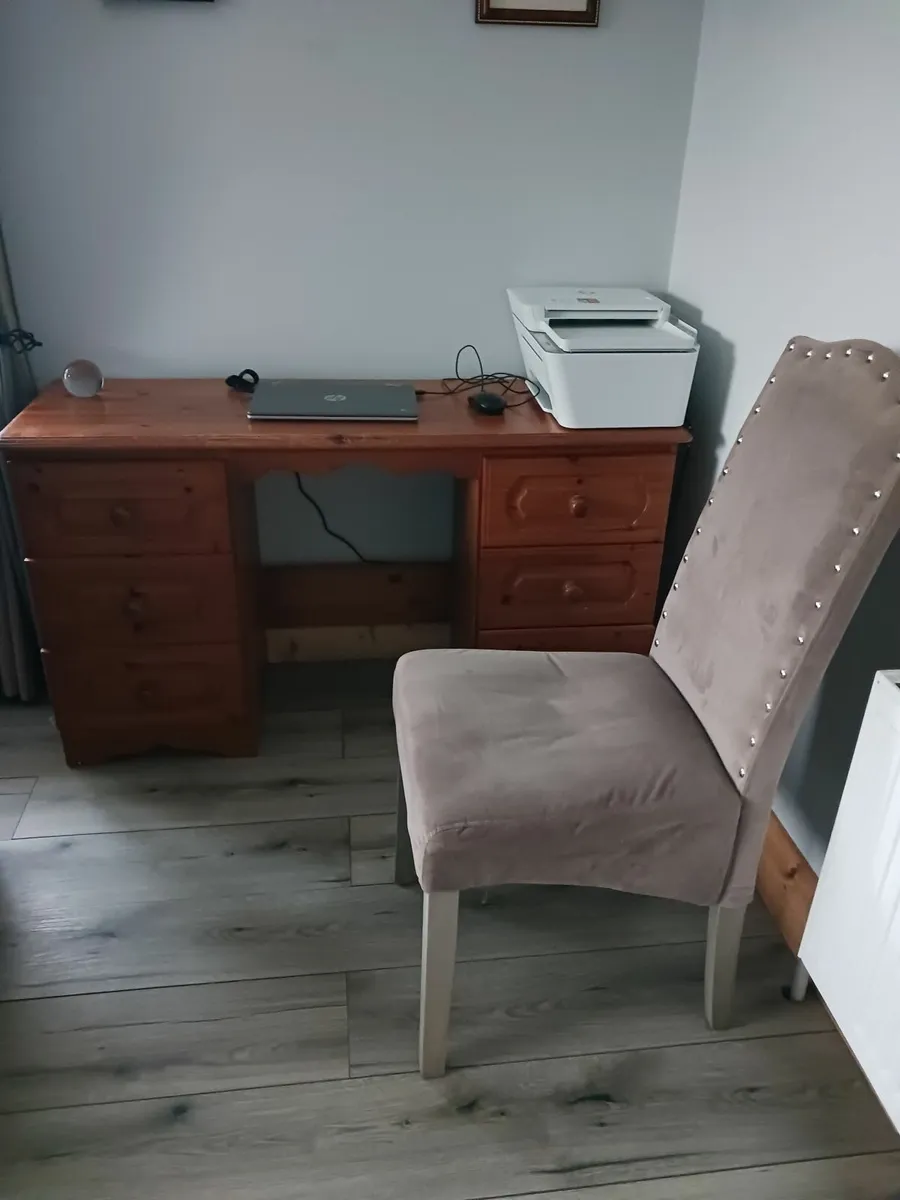 Desk & chair - Image 3