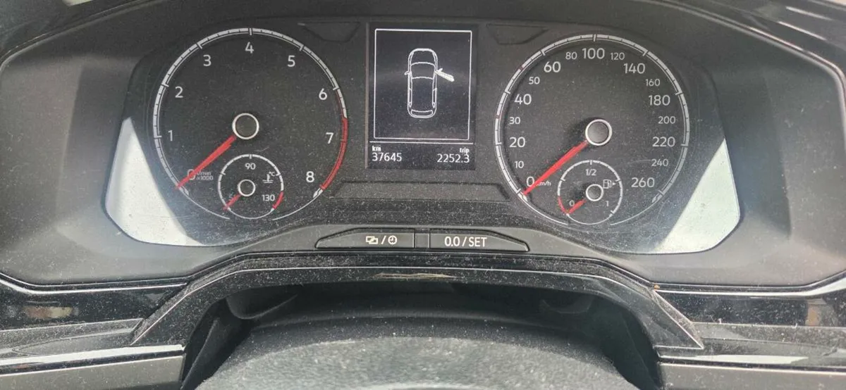 Volkswagon Polo 1 litre petrol - Image 2