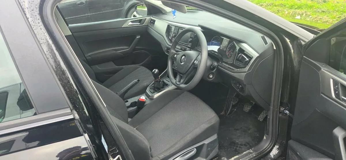 Volkswagon Polo 1 litre petrol - Image 3