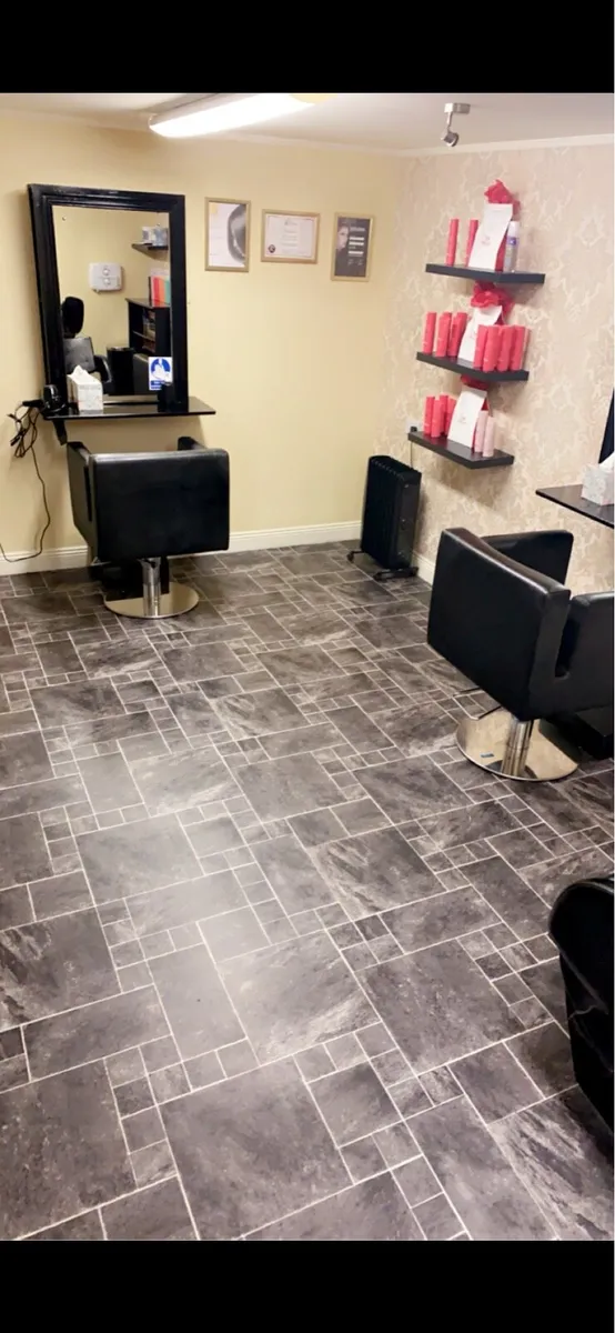 Salon mirrors - Image 1
