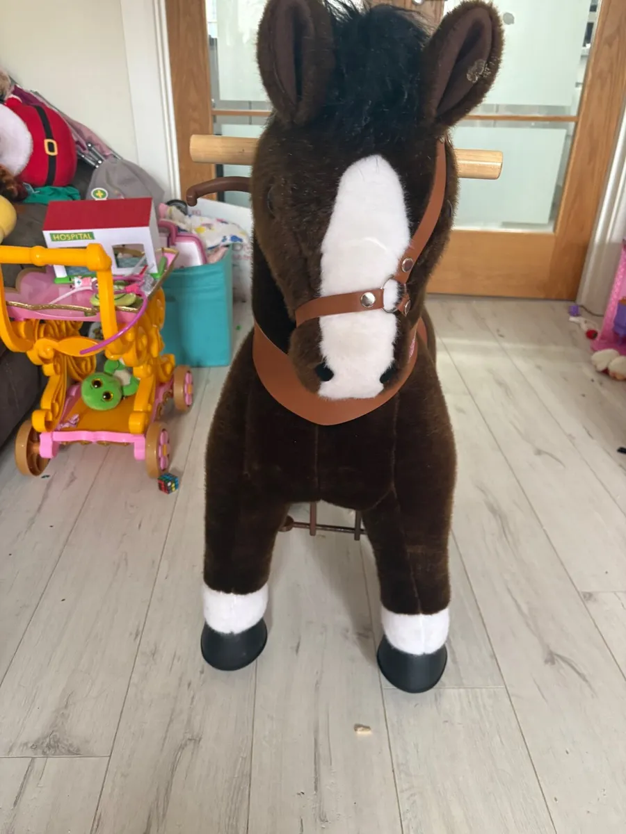 Ride on horse - Image 1