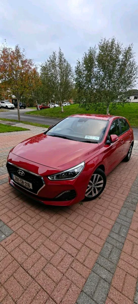 Hyundai i30 Deluxe Turbo 120 hp - Image 1