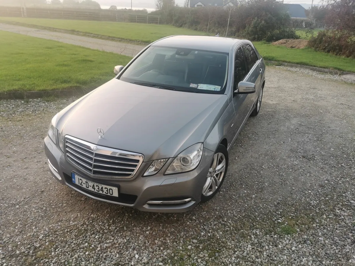 Mercedes-Benz E-Class 2012 - Image 3