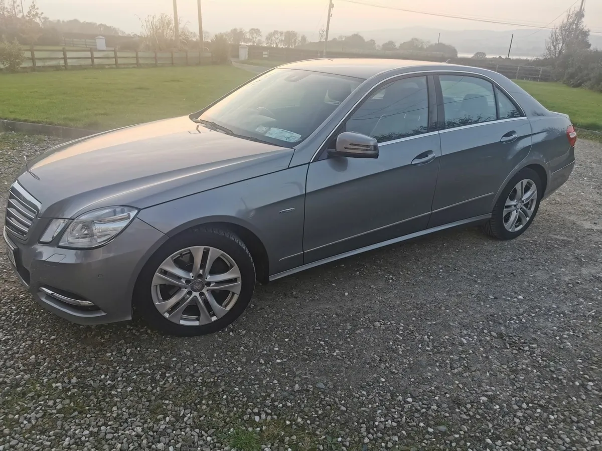 Mercedes-Benz E-Class 2012 - Image 4