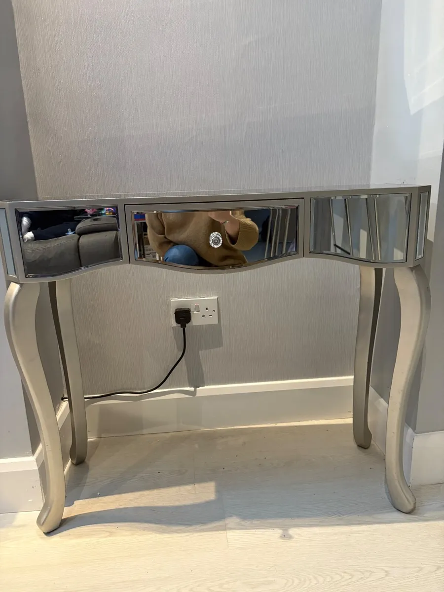 Glass console table - Image 1