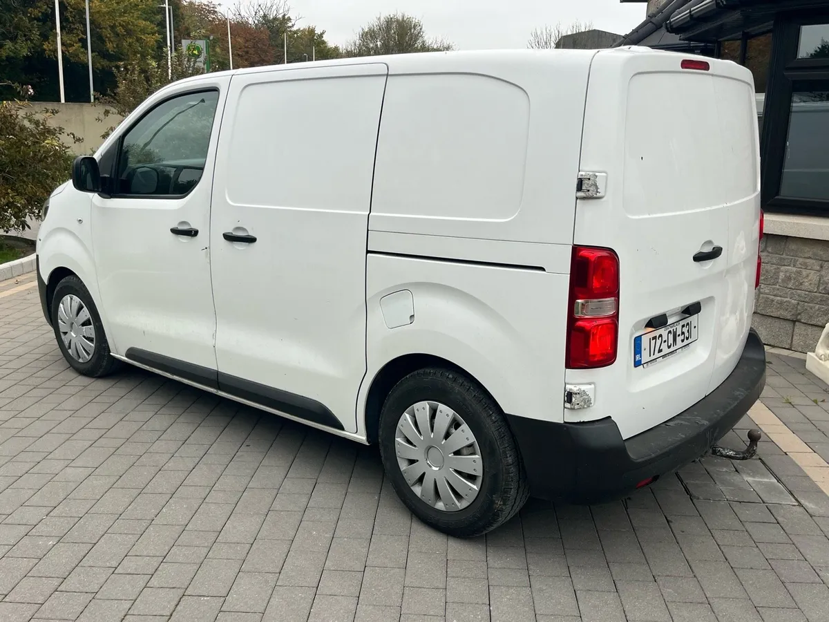 2017 (172) Toyota proace - Image 4