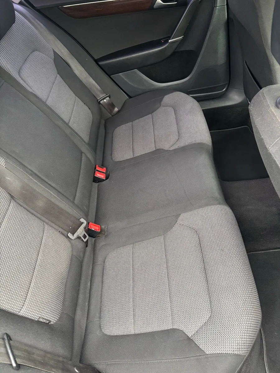 Volkswagen Passat 1.6 - Image 4