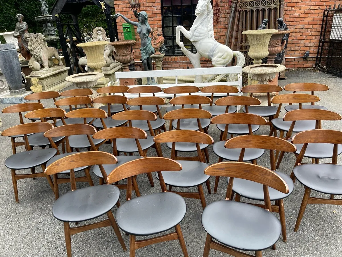 30 restaurants/cafe/bistro chairs - Image 1