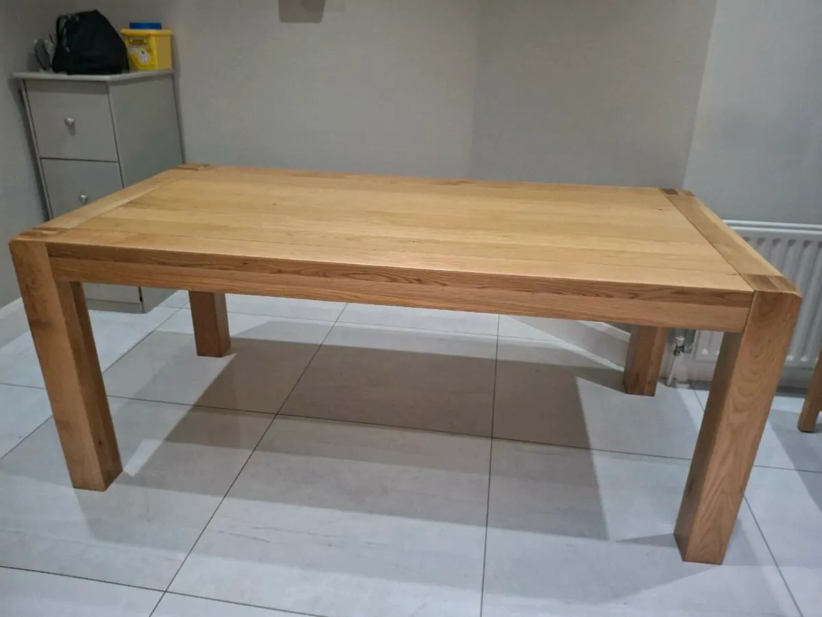 Kitchen dining table - Image 1